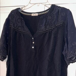 Women’s Black Short Sleeve Blouse XL Eyelet Whimigoth Dark Fairy Pullover